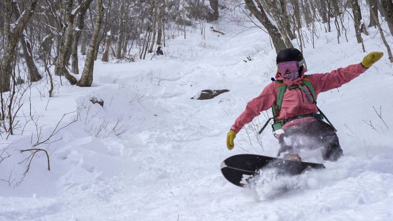 Mansfield_Splitboarding_Kyle_Crichton